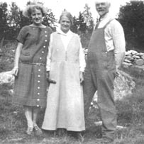 Dagmar Skramstad med tante Hulda og onkel Adolf Skramstad