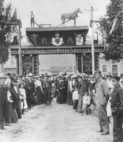 Ole Skramstad: Æresporten på Lillehammer under kong Haakon 7.s kroningsreise 1906